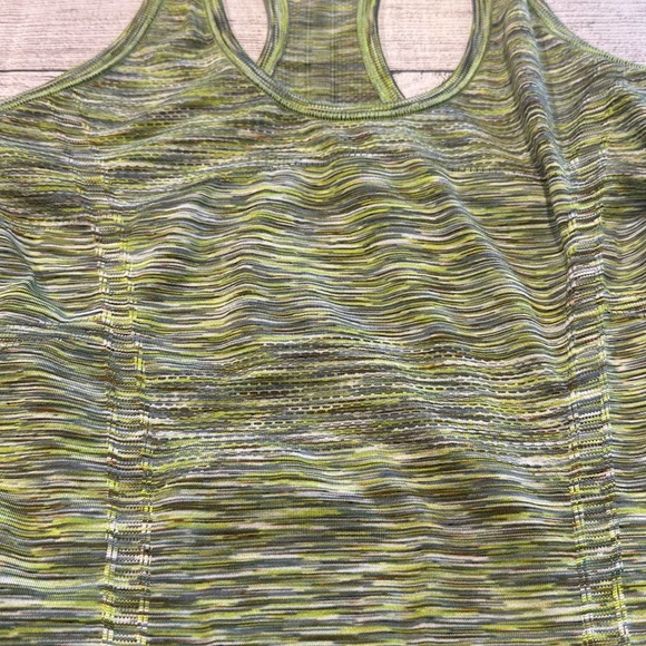 Women’s Athleta Fastest Track racerback tank size S - Picture 4 of 10